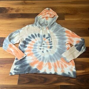 Brodie Cashmere Tie-Dye Hoodie Sweater in Orange and Gray